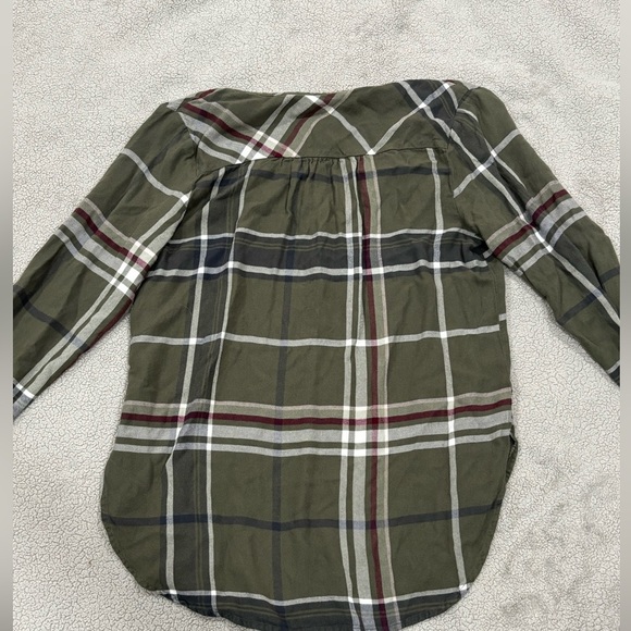 Ladies Plaid Blouse ⭐️ - Picture 2 of 4